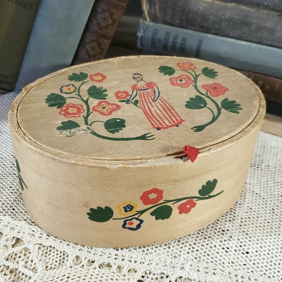 Vintage Bentwood & Paper Dusting Powder Box Early American Old Spice for Women